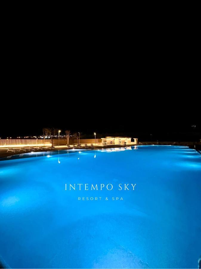 Intempo Sky Resort & Spa Benidorm Bagian luar foto