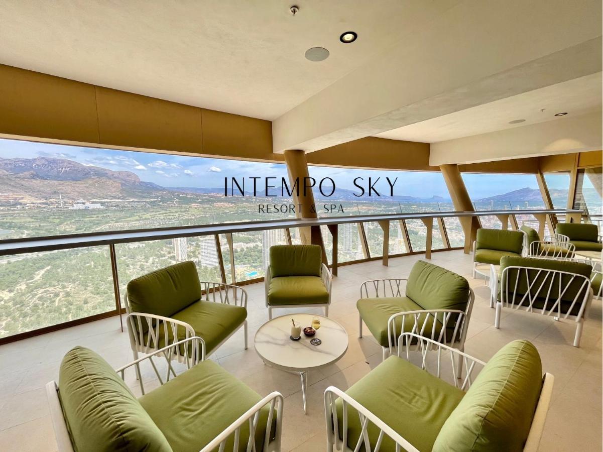 Intempo Sky Resort & Spa Benidorm Bagian luar foto